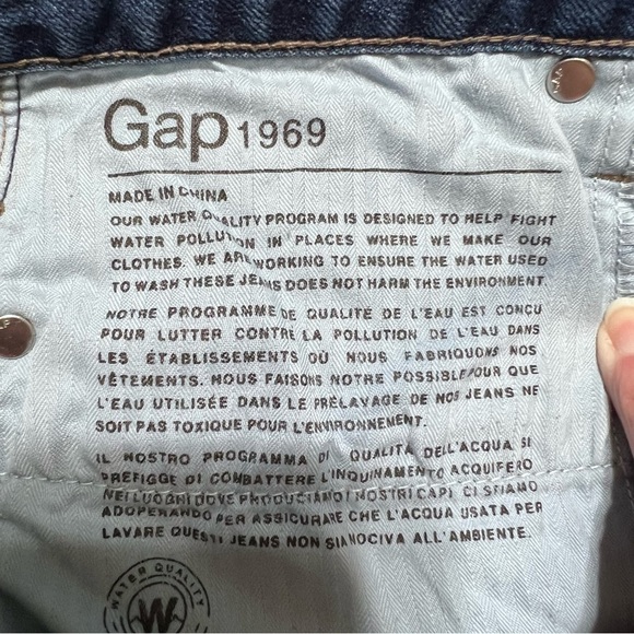 GAP (NWOT) Real Straight Jeans Size 28 - Picture 3 of 9